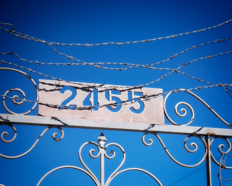 1069 - Barbed Barrier