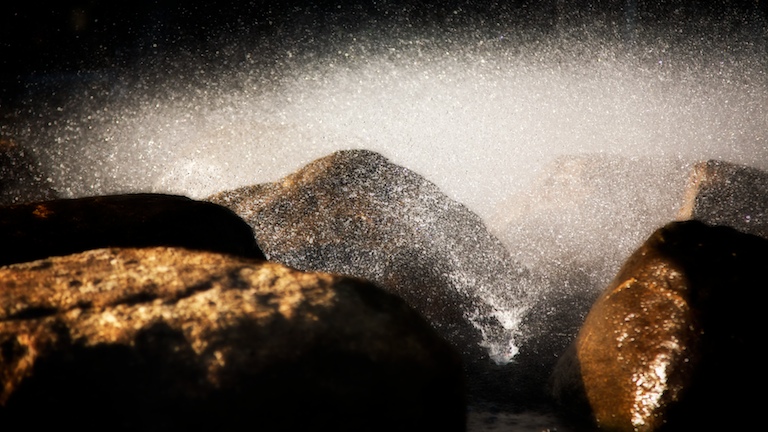 1358 - Droplets Dance