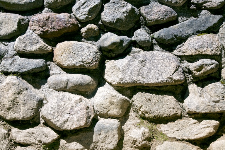 3120 - Old Stones