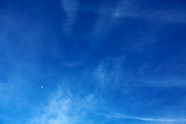 888 - Into a Blue Infinity