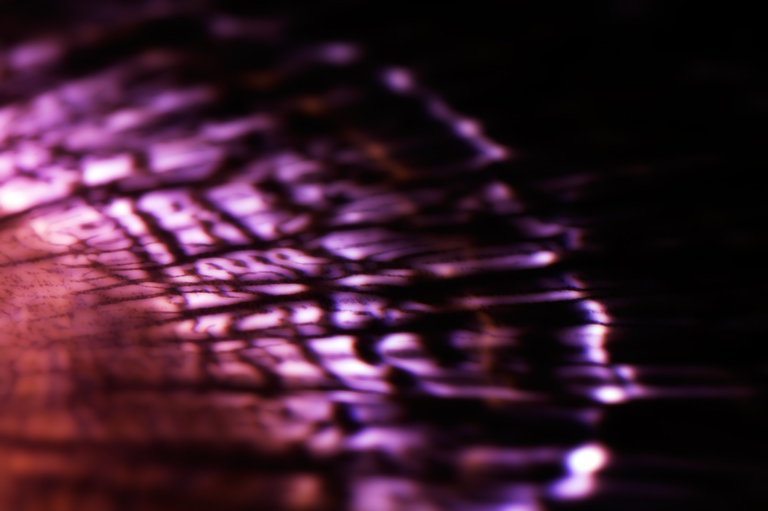 866 - Rays of Fractured Lace