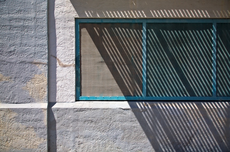 1065 - Surface, Screen, Shadow