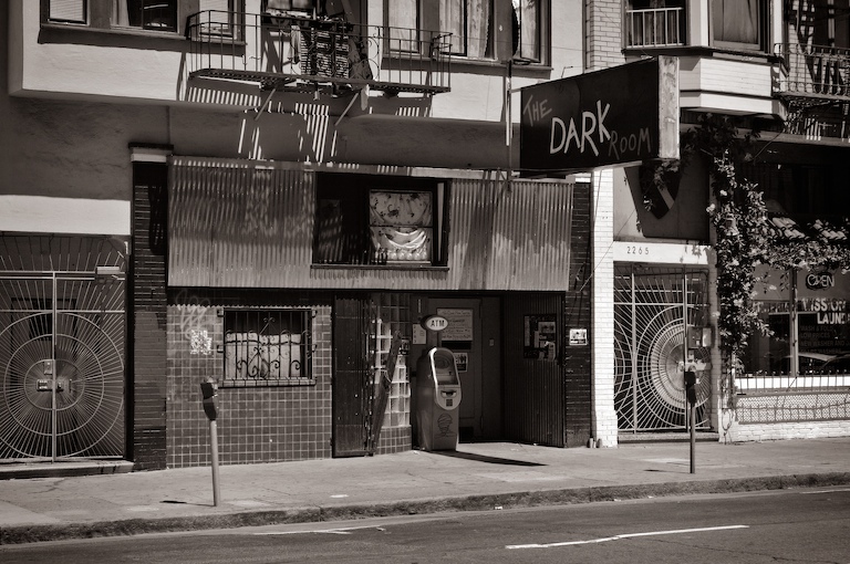 1068 - The Dark Room